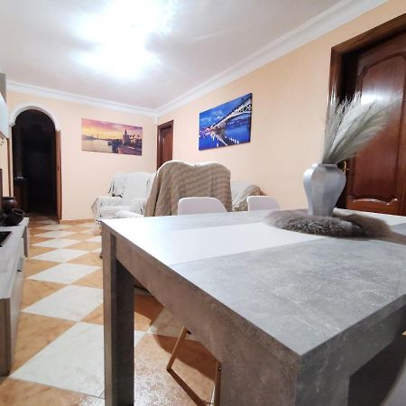 Ferienwohnung Sleepin Triana Sevilla Exterior foto