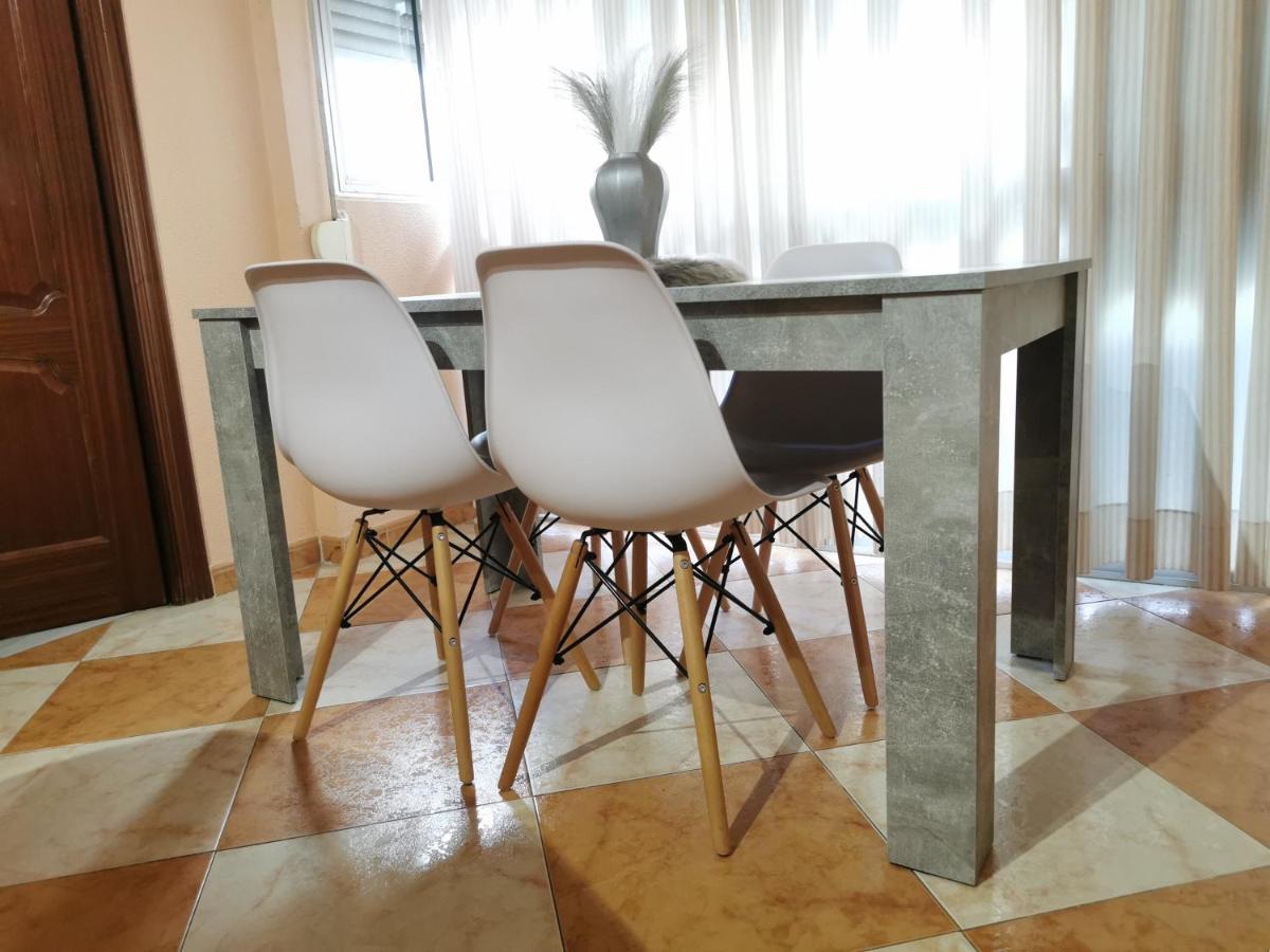 Ferienwohnung Sleepin Triana Sevilla Exterior foto