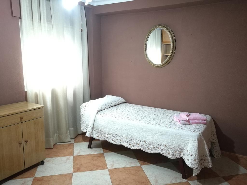 Ferienwohnung Sleepin Triana Sevilla Exterior foto