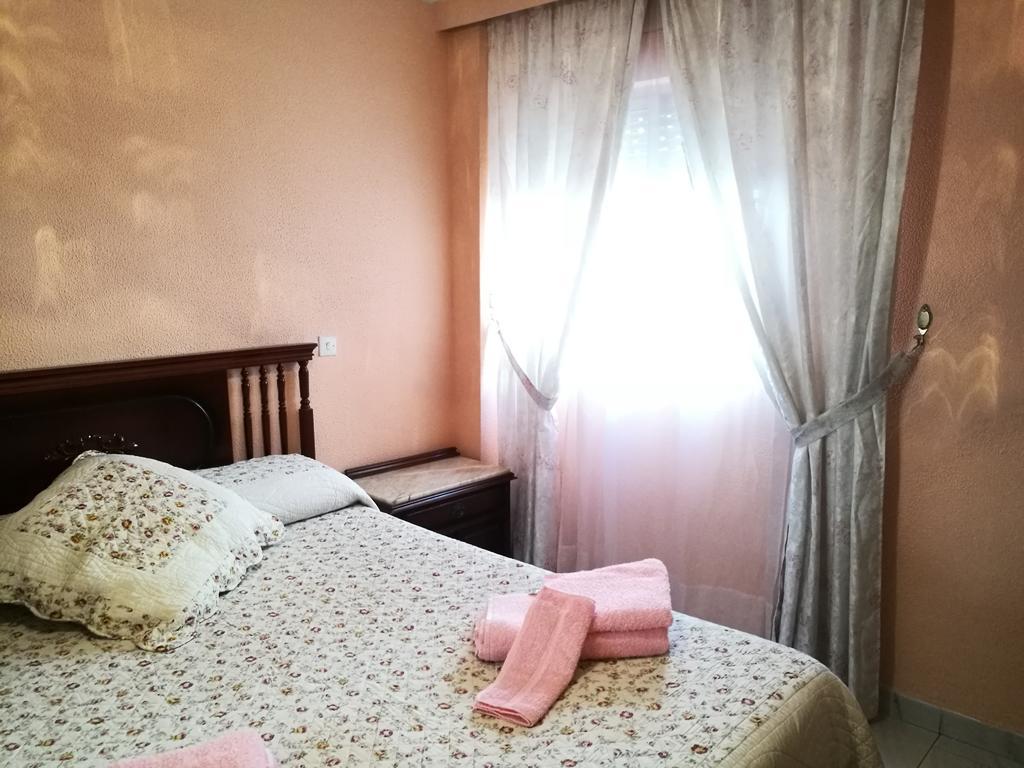Ferienwohnung Sleepin Triana Sevilla Exterior foto